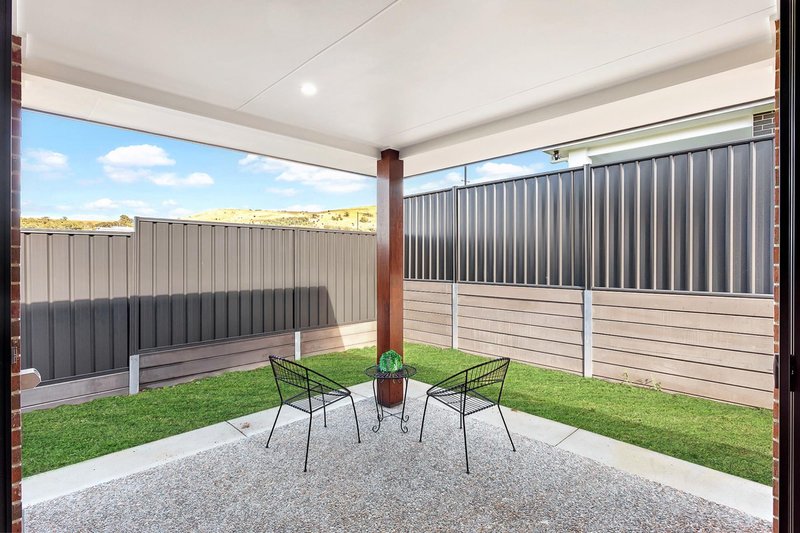 Photo - 24 Robin Boyd Crescent, Taylor ACT 2913 - Image 18