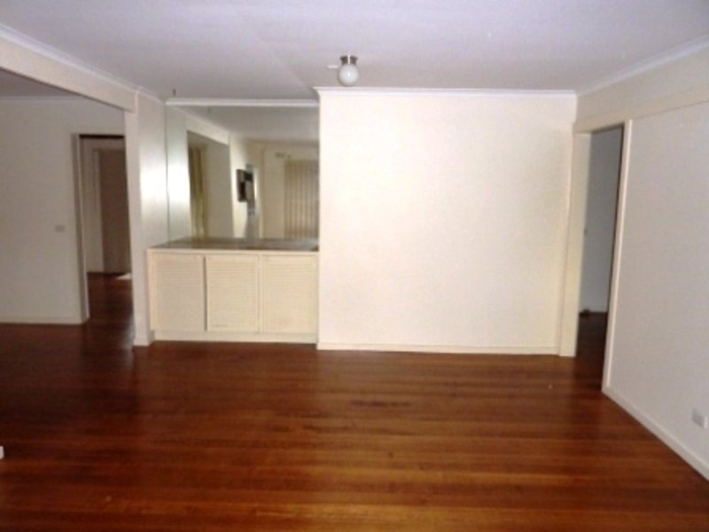 Photo - 24 Robjant Street, Hampton Park VIC 3976 - Image 3