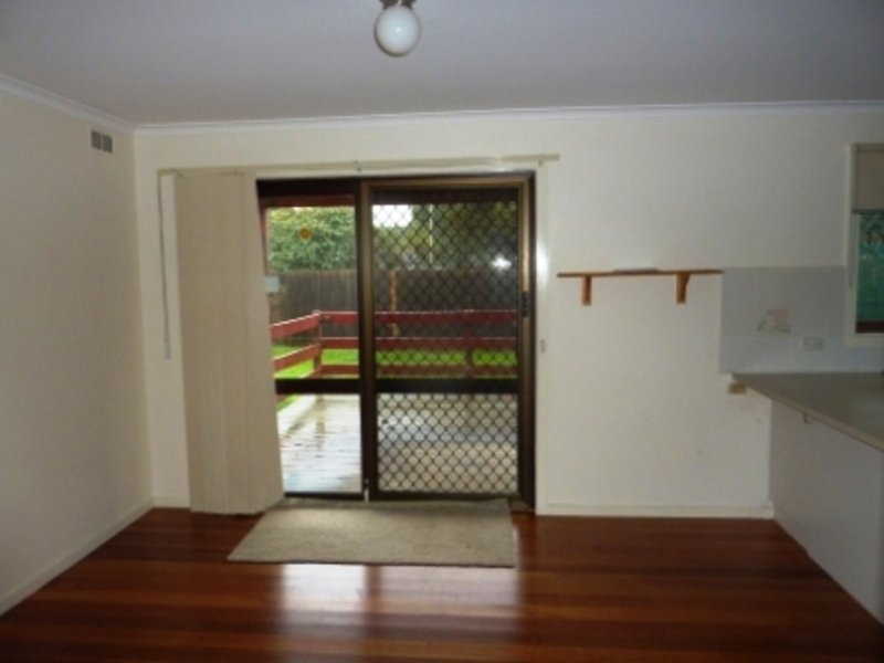 Photo - 24 Robjant Street, Hampton Park VIC 3976 - Image 6