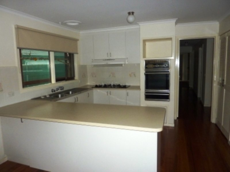 Photo - 24 Robjant Street, Hampton Park VIC 3976 - Image 7