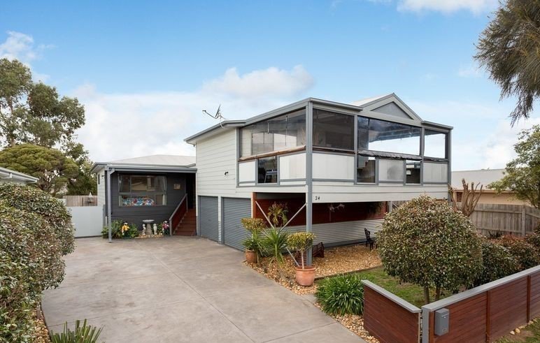 24 Roderick Close, Cowes VIC 3922