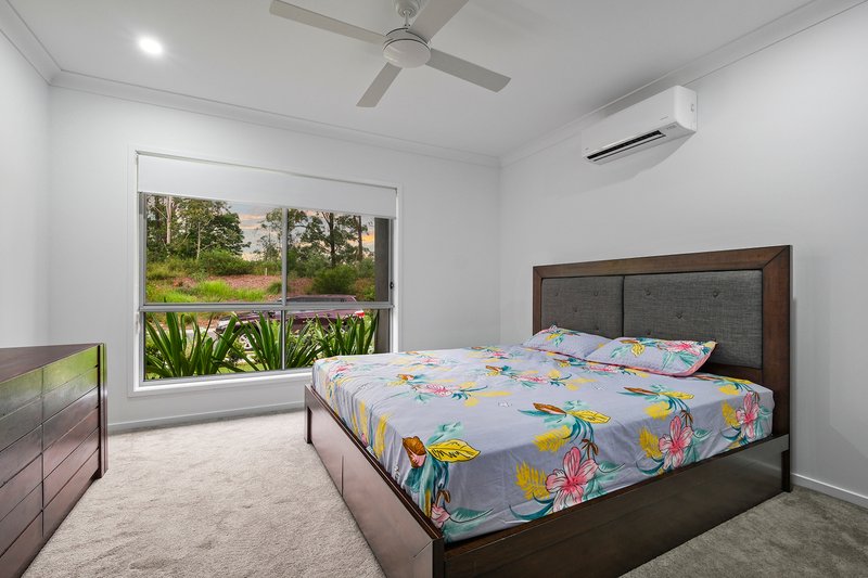 Photo - 24 Ronde Crescent, Bellbird Park QLD 4300 - Image 9