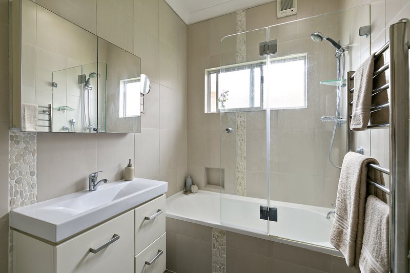 Photo - 24 Roosevelt Avenue, Allambie Heights NSW 2100 - Image 11