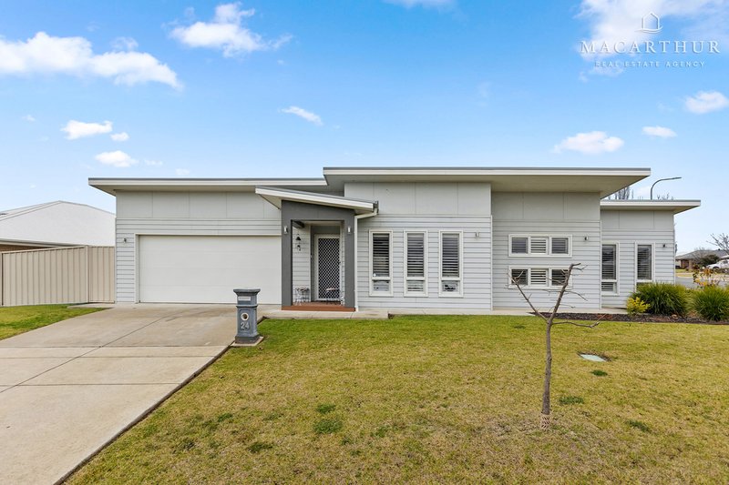 Photo - 24 Ross Parkway, Gobbagombalin NSW 2650 - Image 1