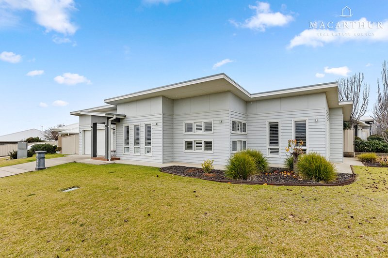 Photo - 24 Ross Parkway, Gobbagombalin NSW 2650 - Image 14