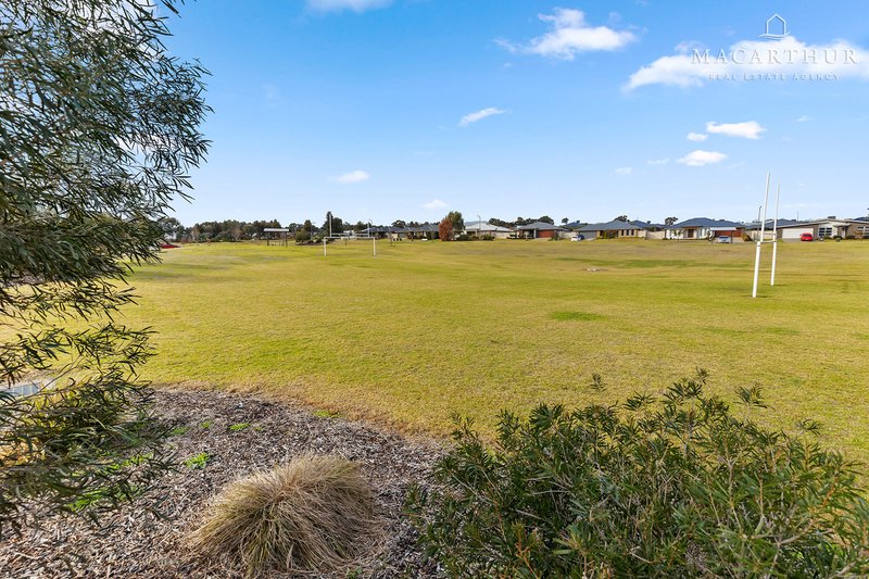 Photo - 24 Ross Parkway, Gobbagombalin NSW 2650 - Image 15