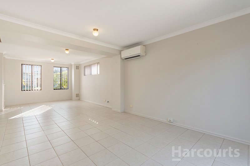 Photo - 24 Russell Road, Madeley WA 6065 - Image 6