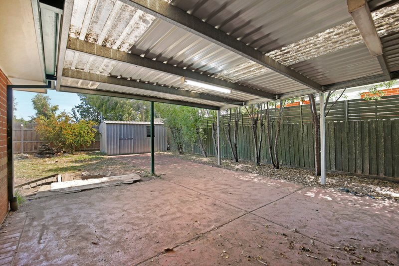 Photo - 24 Rutherford Way, Roxburgh Park VIC 3064 - Image 12