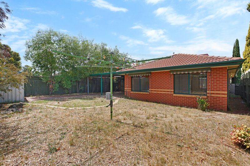 Photo - 24 Rutherford Way, Roxburgh Park VIC 3064 - Image 13