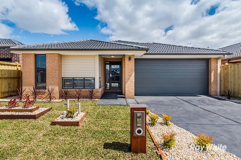 24 Saloon Circuit, Clyde North VIC 3978