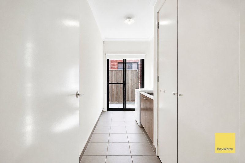 Photo - 24 Saltaire Drive, Strathtulloh VIC 3338 - Image 20