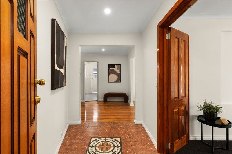 Photo - 24 Samuel Drive, Campbellfield VIC 3061 - Image 2