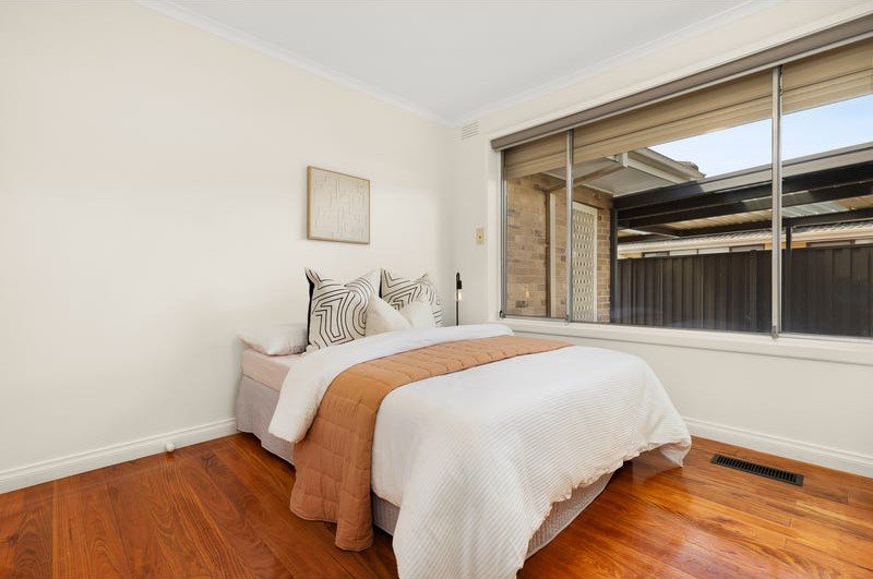 Photo - 24 Samuel Drive, Campbellfield VIC 3061 - Image 8