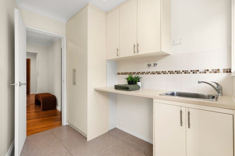 Photo - 24 Samuel Drive, Campbellfield VIC 3061 - Image 12