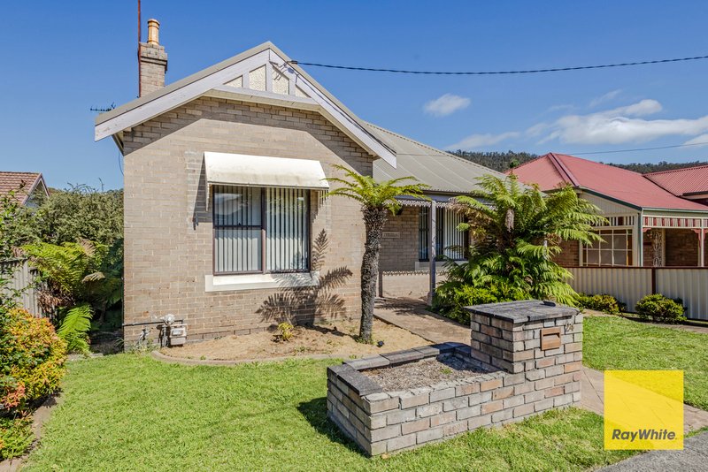 Photo - 24 Sandford Avenue, Lithgow NSW 2790 - Image 2