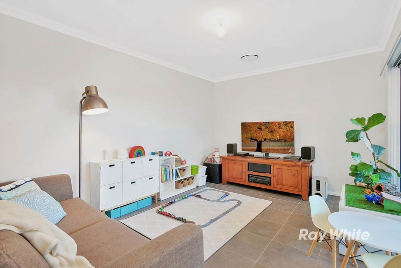 Photo - 24 Sandringham Street, Riverstone NSW 2765 - Image 5