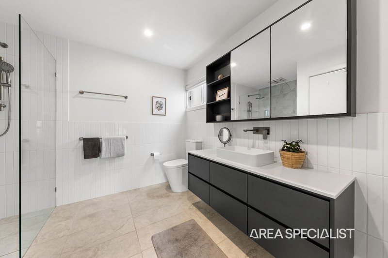 Photo - 24 Santa Cruz Way, Berwick VIC 3806 - Image 12