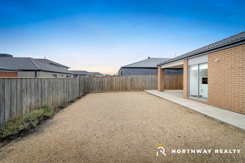 Photo - 24 Sash Street, Greenvale VIC 3059 - Image 13