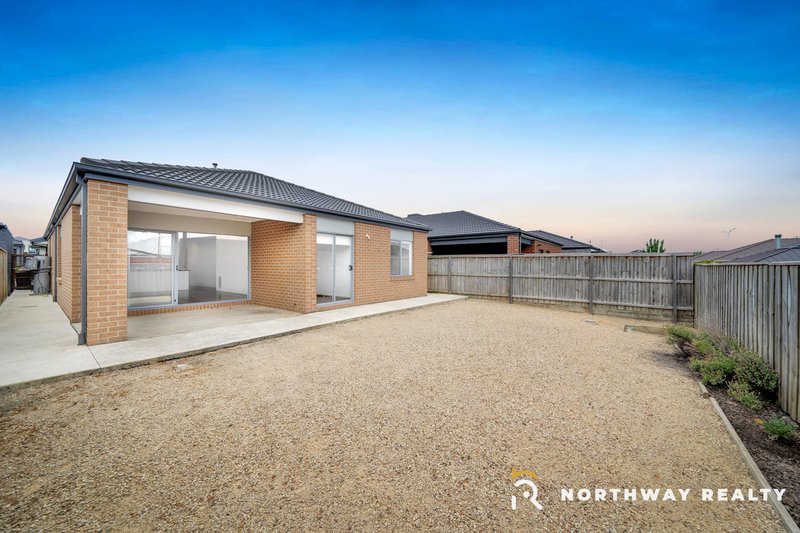 Photo - 24 Sash Street, Greenvale VIC 3059 - Image 14