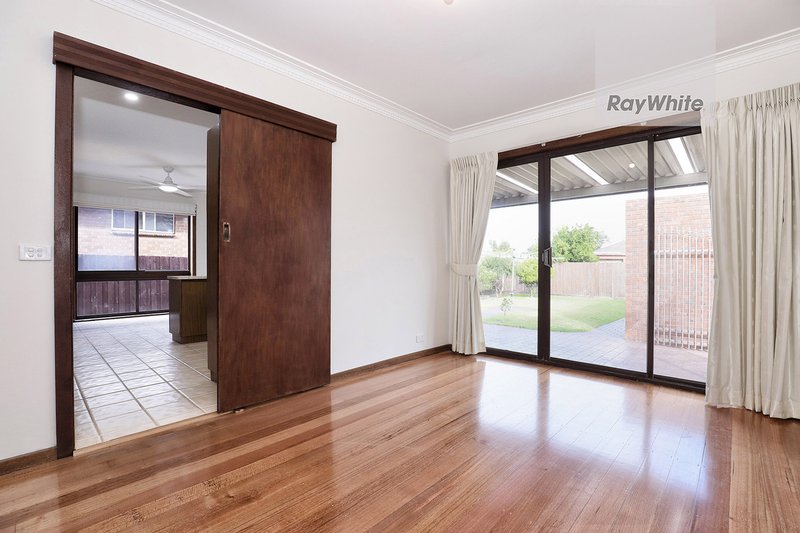 Photo - 24 Scampton Cres , Tullamarine VIC 3043 - Image 4