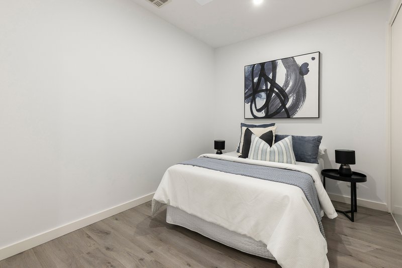 Photo - 24 Schefflera Street, Craigieburn VIC 3064 - Image 4