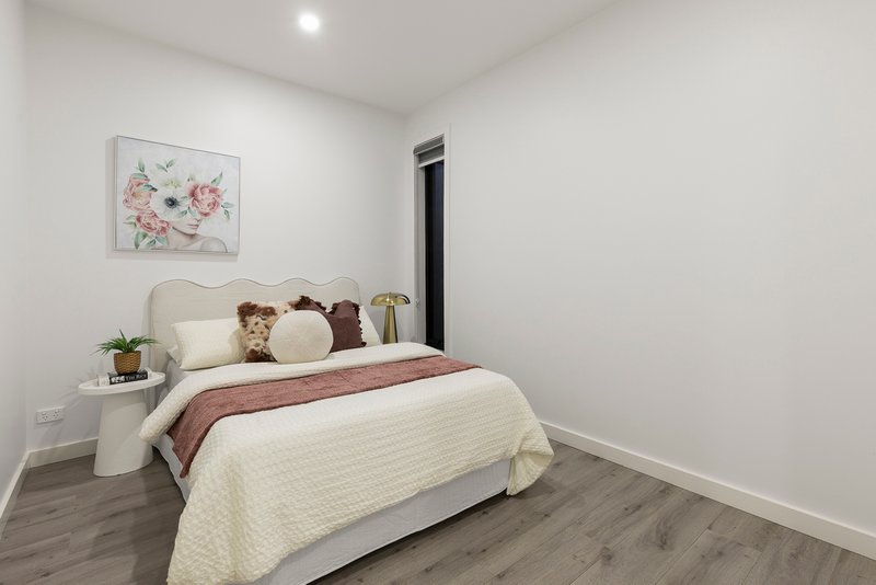 Photo - 24 Schefflera Street, Craigieburn VIC 3064 - Image 5
