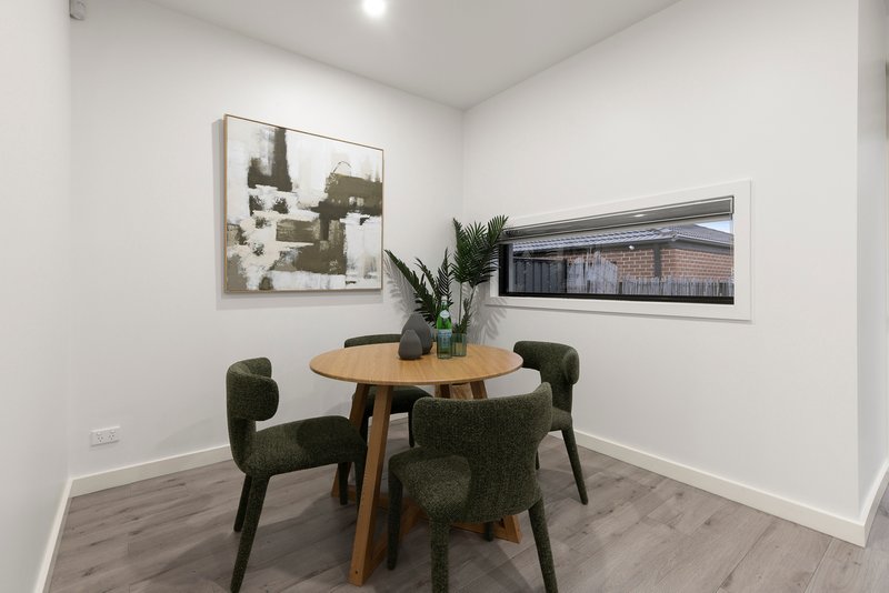 Photo - 24 Schefflera Street, Craigieburn VIC 3064 - Image 10