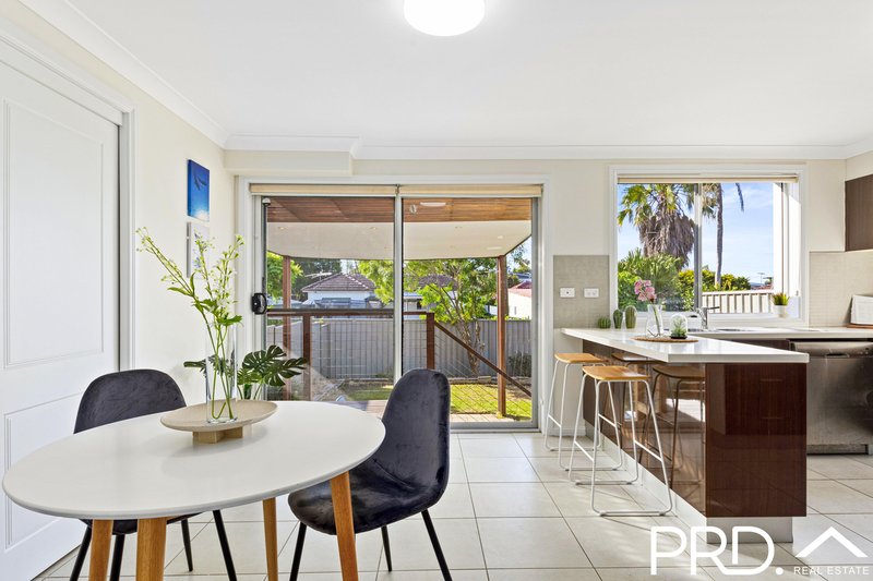 Photo - 24 Seidel Avenue, Picnic Point NSW 2213 - Image 4