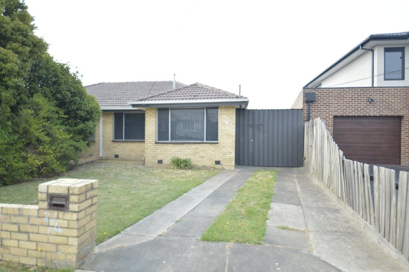 Photo - 2/4 Sheales Street, Dandenong VIC 3175 - Image 1