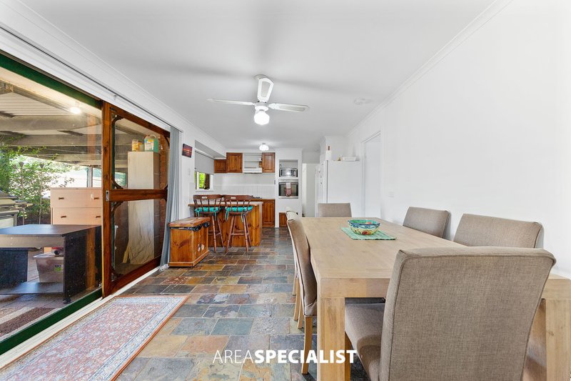 Photo - 24 Sherriff Rise, Pakenham VIC 3810 - Image 3