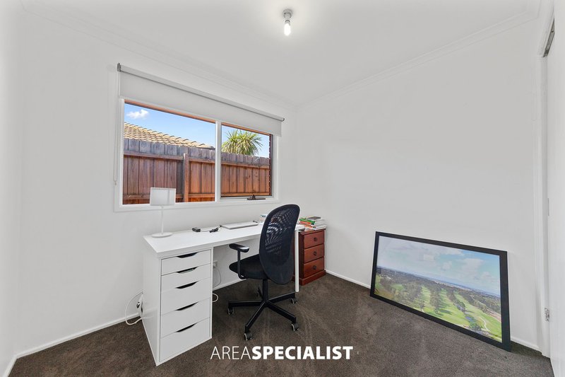 Photo - 24 Sherriff Rise, Pakenham VIC 3810 - Image 12