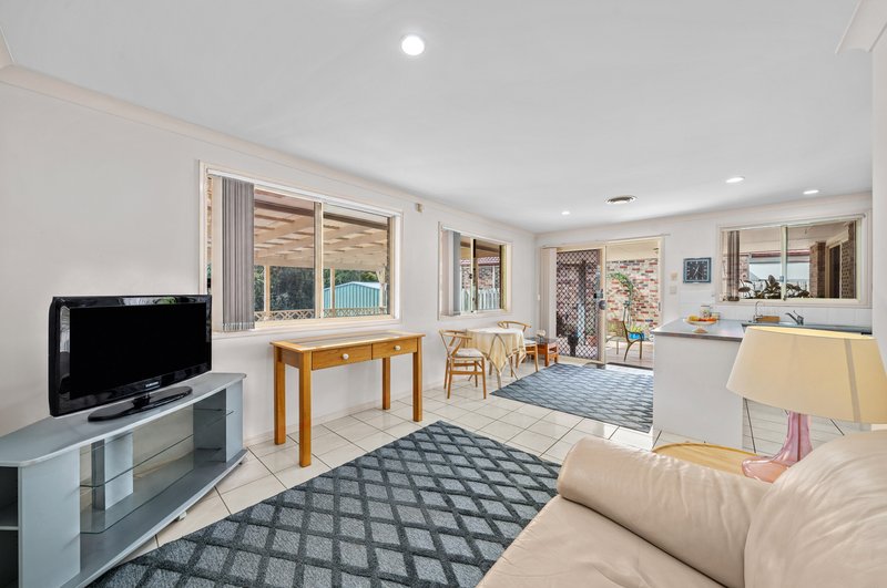 Photo - 24 Silver Glade Drive, Elanora QLD 4221 - Image 9