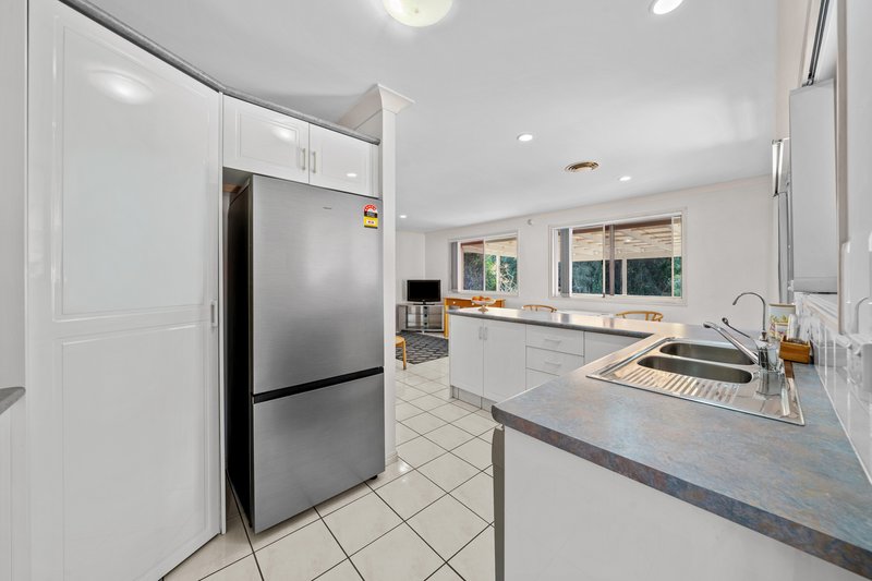 Photo - 24 Silver Glade Drive, Elanora QLD 4221 - Image 12