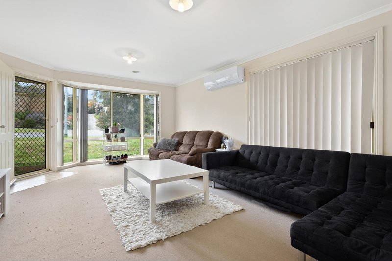 Photo - 24 Silver Gum Drive, Pakenham VIC 3810 - Image 2