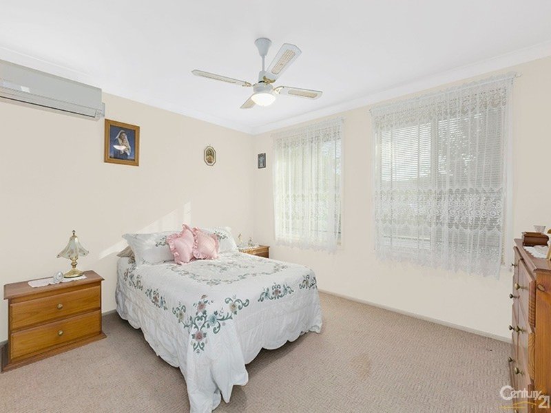 Photo - 24 Sir Joseph Banks Drive, Bateau Bay NSW 2261 - Image 6