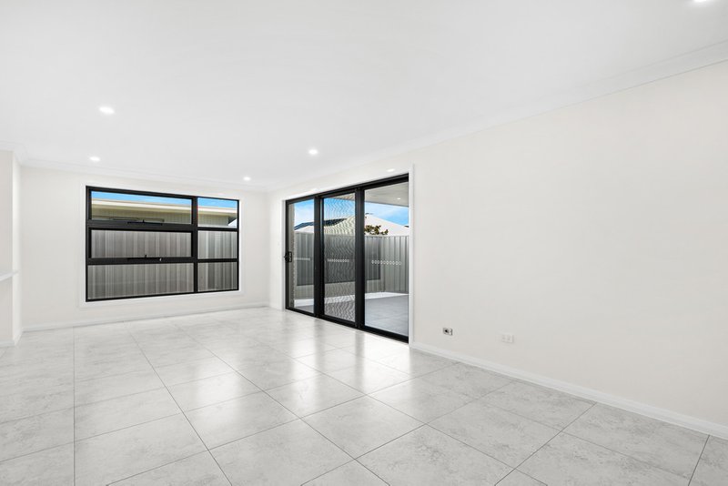 Photo - 24 Skiff Place, Shell Cove NSW 2529 - Image 3