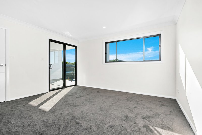 Photo - 24 Skiff Place, Shell Cove NSW 2529 - Image 4