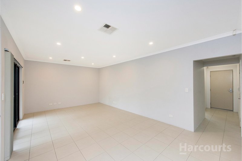 Photo - 2/4 Skipper Crescent, Success WA 6164 - Image 6