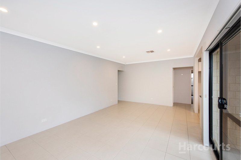 Photo - 2/4 Skipper Crescent, Success WA 6164 - Image 7