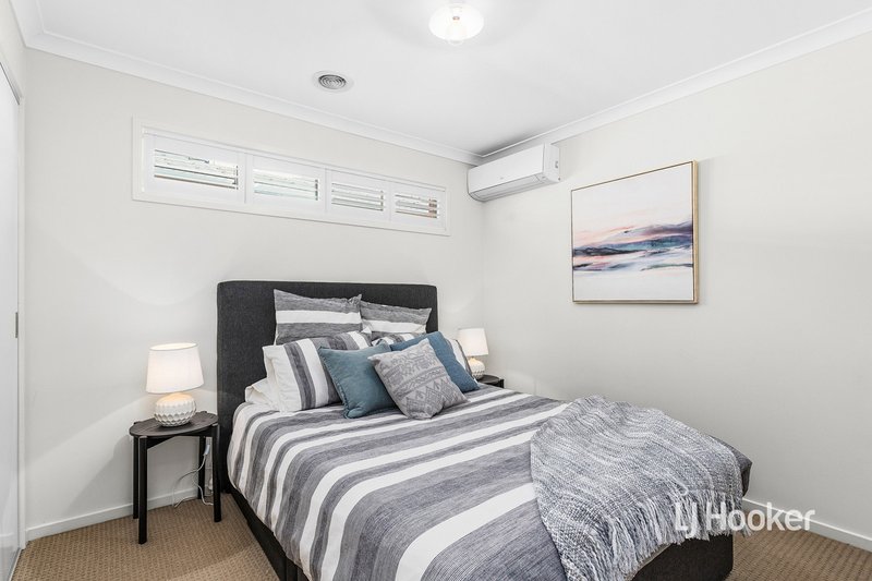 Photo - 24 Solo Street, Point Cook VIC 3030 - Image 15