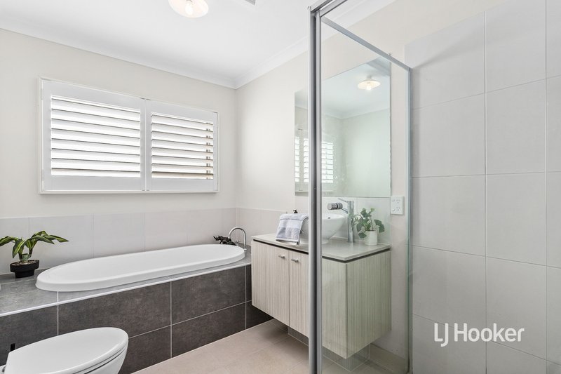 Photo - 24 Solo Street, Point Cook VIC 3030 - Image 16