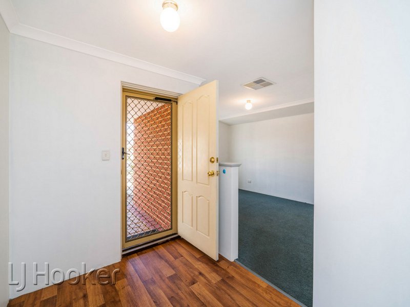 Photo - 24 Spoonbill Place, Queens Park WA 6107 - Image 3