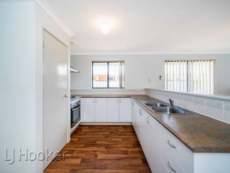 Photo - 24 Spoonbill Place, Queens Park WA 6107 - Image 7