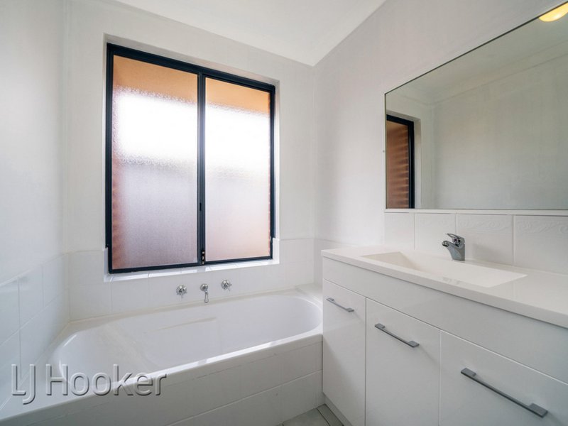 Photo - 24 Spoonbill Place, Queens Park WA 6107 - Image 24