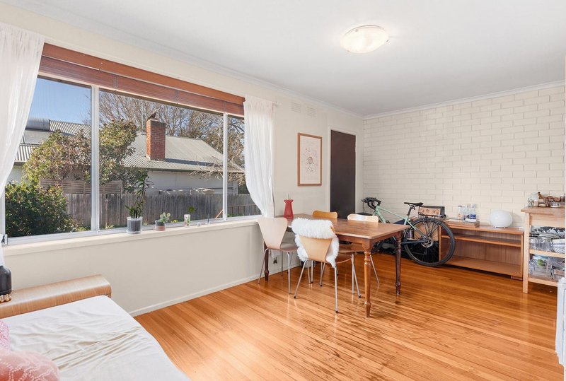 Photo - 2/4 St Bernards Road, Alphington VIC 3078 - Image 3