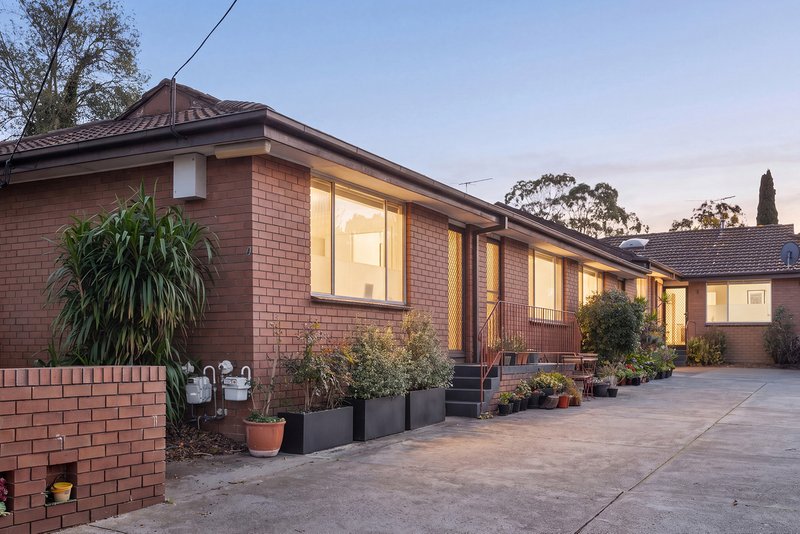 Photo - 2/4 St Bernards Street, Alphington VIC 3078 - Image 1
