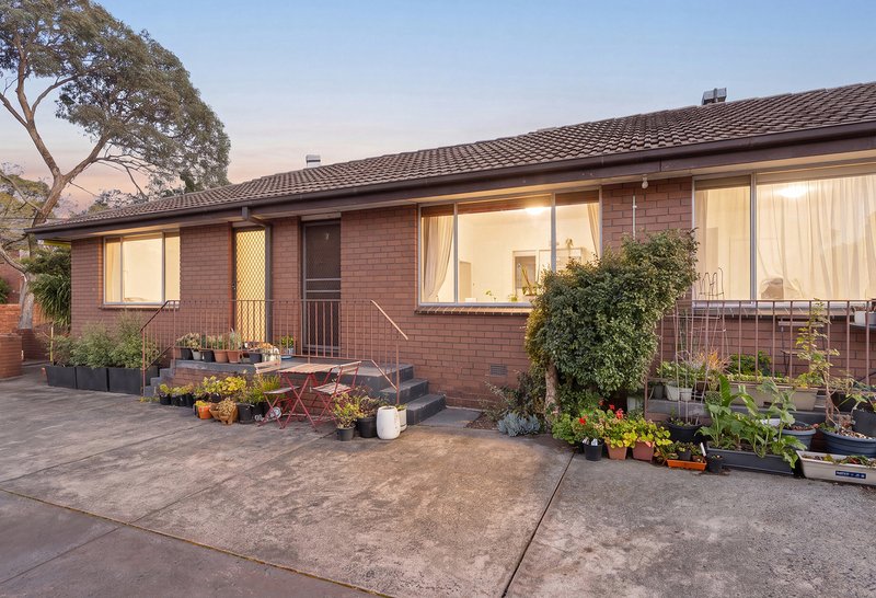 Photo - 2/4 St Bernards Street, Alphington VIC 3078 - Image 3