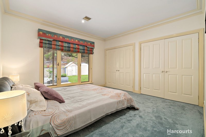 Photo - 24 St Muir Drive, Warrandyte VIC 3113 - Image 13