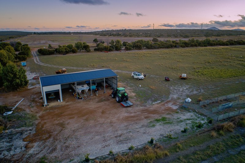 24 Steeredale Road, Hopetoun WA 6348