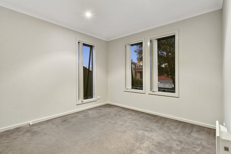 Photo - 24 Steven Street, Dandenong VIC 3175 - Image 7